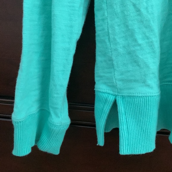 J.Crew tortoise shell button shoulder top - Picture 4 of 9